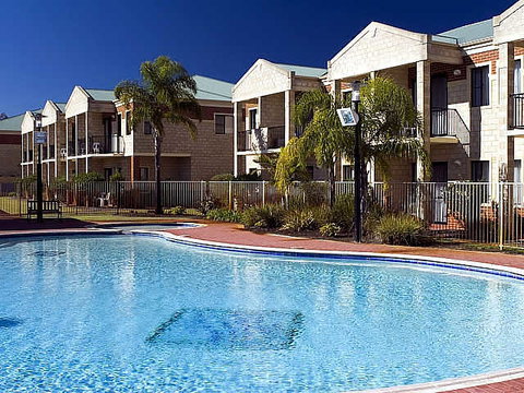 Country Comfort Inter City Hotel & Apartments - Accommodation Main Beach 0