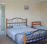 Beale's BedFish  Breakfast - Accommodation Main Beach