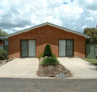 Fossicker Caravan Park - Accommodation Main Beach