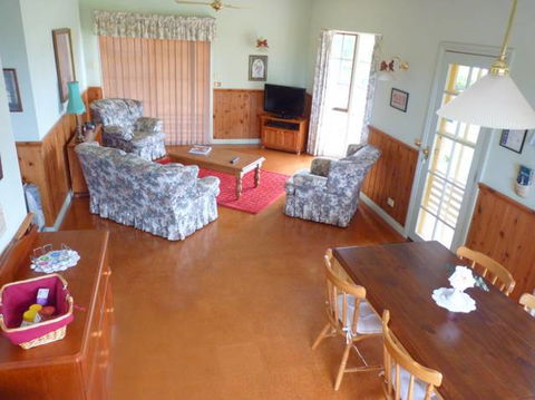 Glenbar Cottage - Accommodation Main Beach 1