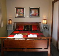 Golden Embers Apartments and B  B - Accommodation Main Beach