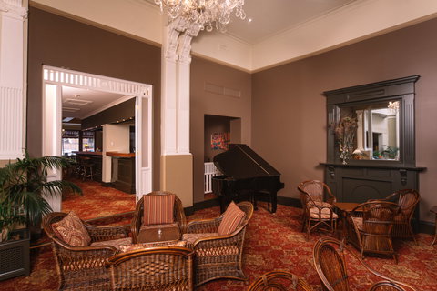 Hadley's Orient Hotel - Accommodation Main Beach 9