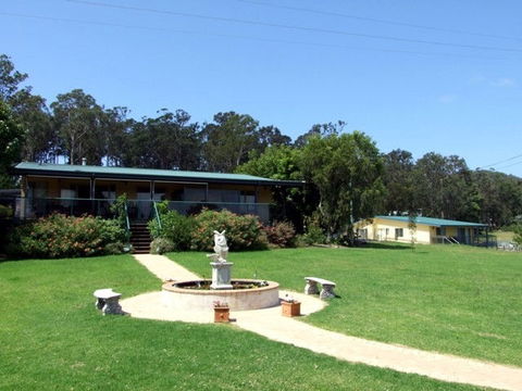 Kalaru Lodge Cottages - Accommodation Main Beach 0