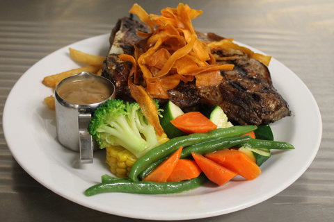 Kings Motor Inn & Steakhouse - Accommodation Main Beach 1