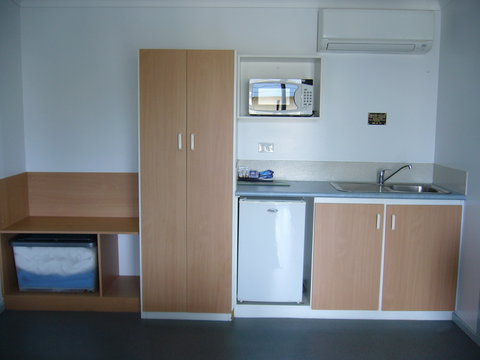 Kings Motor Inn & Steakhouse - Accommodation Main Beach 5