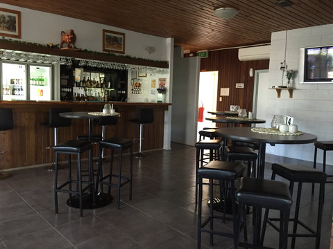 Kings Motor Inn & Steakhouse - Accommodation Main Beach 3