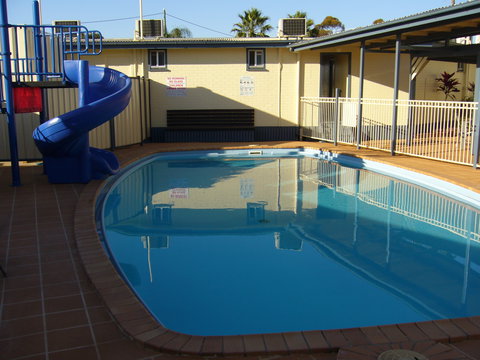 Kings Motor Inn & Steakhouse - Accommodation Main Beach 7