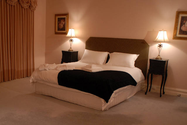 Lake Lonsdale VIC Accommodation Main Beach