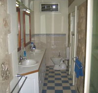 MacDonnell House Naracoorte Cottages - Accommodation Main Beach