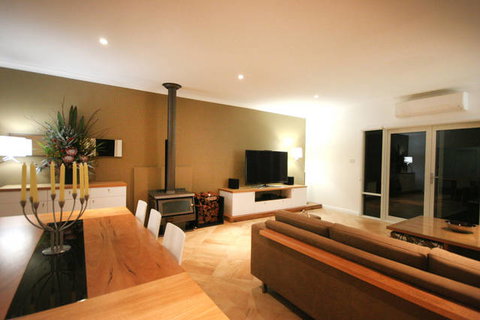 Marri House - Accommodation Main Beach 1