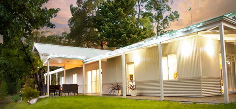 Marri House - Accommodation Main Beach 2