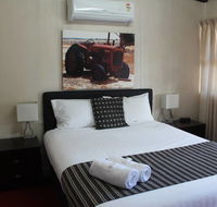 Merredin Motel  Gumtree Restaurant - Accommodation Main Beach