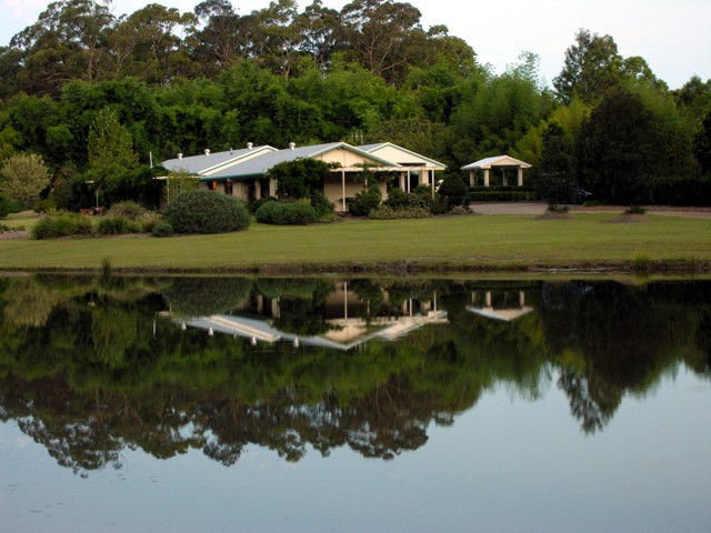 Pampoolah NSW Accommodation Main Beach
