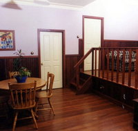 Pemberton Old Picture Theatre Holiday Apts - Accommodation Main Beach