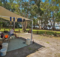 Dees Corner campground - Accommodation Main Beach