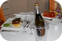 Scenic Rim View Cottages For Couples - Accommodation Main Beach 2