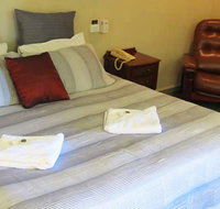 Sisleys Motel - Accommodation Main Beach