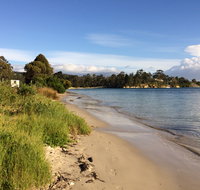 Snug Beach Cabin  Caravan Park - Accommodation Main Beach