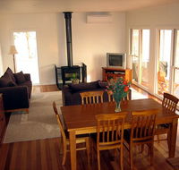 Strath Valley View B and B - Accommodation Main Beach