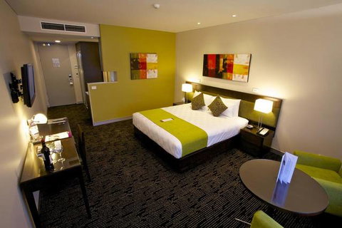 The Colmslie Hotel Suites & Conference Centre - Accommodation Main Beach 0