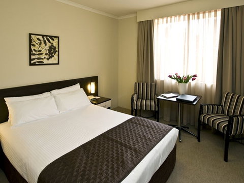 Wesley Lodge - Accommodation Main Beach 0