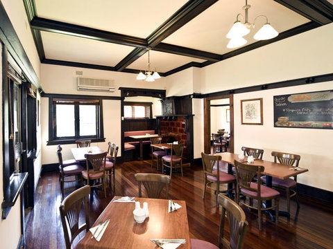 Wesley Lodge - Accommodation Main Beach 4