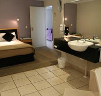 Windmill Motel and Reception Centre - Accommodation Main Beach