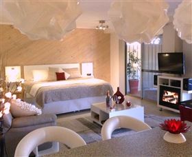 Mumbles - Accommodation Main Beach 0