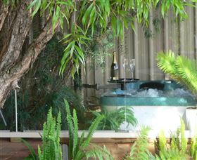 Mumbles - Accommodation Main Beach 2