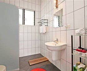 Beachside Tropical Retreat - Accommodation Main Beach 5