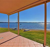 Luxury Waterfront House - Accommodation Main Beach