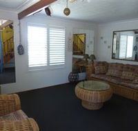 Sails Beach House Apartment Pottsville - Accommodation Main Beach