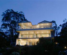 Arthurs Views - Accommodation Main Beach 0