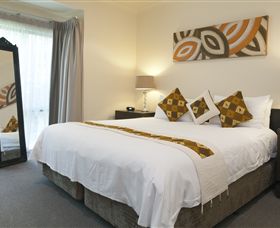 Arthurs Views - Accommodation Main Beach 1