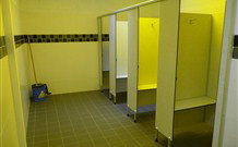 Fossickers Tourist Park - Accommodation Main Beach 3