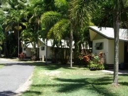 Pinnacle Village Holiday Park - Accommodation Main Beach 1
