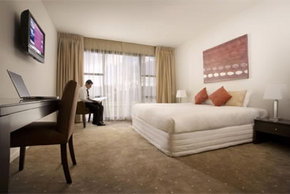 Aitken Hill - Accommodation Main Beach 3