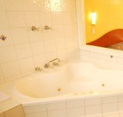  Colonial Motel Richmond