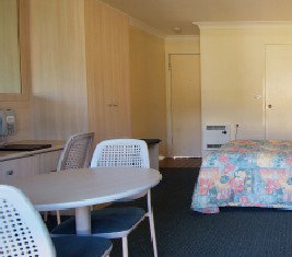 Zig Zag Motel - Accommodation Main Beach 1