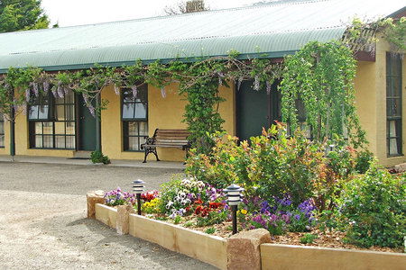 Omeo Motel - Accommodation Main Beach 0