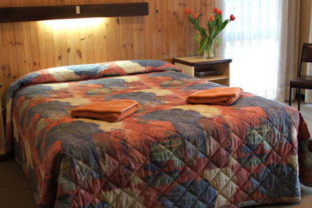 Omeo Motel - Accommodation Main Beach 1