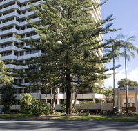 Pacific Towers Holiday Apartments - Accommodation Main Beach