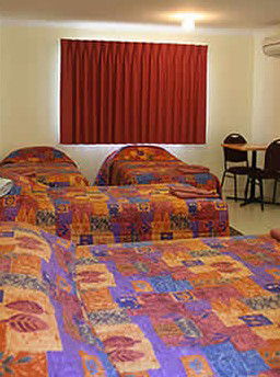 White Gums Motor Inn - Accommodation Main Beach 0