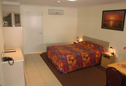 White Gums Motor Inn - Accommodation Main Beach 3