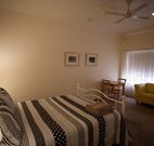 Millies Guesthouse and Serviced Apartments - - Accommodation Main Beach