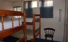 Acacia Cottages - Accommodation Main Beach 4