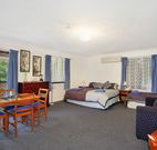 Amelies - Accommodation Main Beach