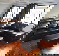 Ewetopia Farm - Accommodation Main Beach