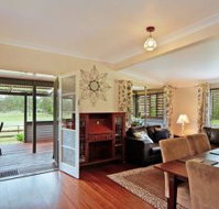 Woollamia Farm Cottage Accommodation - Accommodation Main Beach