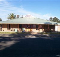 Dog N Bull - Accommodation Main Beach